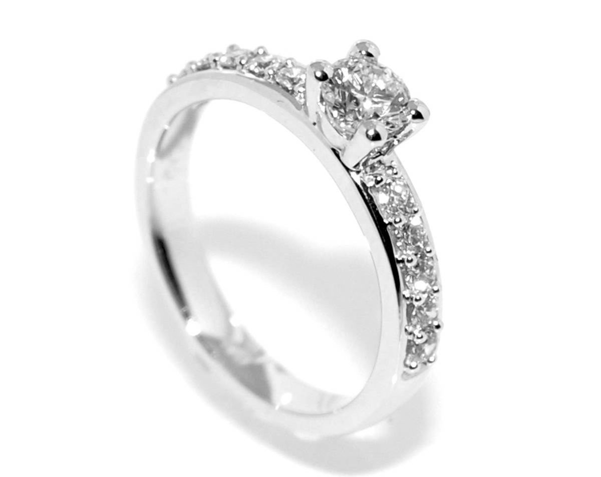 Forlovelsesring i hvitt gull m/ diamanter 0.47ct GIA